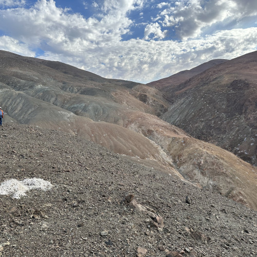 View to the north showing the trace of the Izcuña fault, contact between Jurassic-Cretaceous Intrusive with Triassic-Jurassic sedimentary rocks.